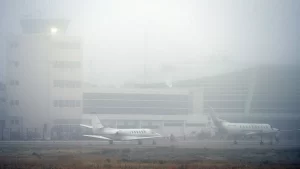 Neblina densa obligó al cierre del aeropuerto de Mendoza: vuelos cancelados y demoras