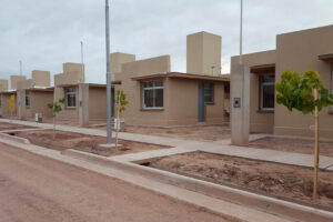 “Mi Escritura”: Mendoza avanza con la regularización dominial de más de 40 mil viviendas