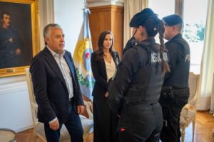 Cornejo recibió a los negociadores policiales que resolvieron el caso en La Paz