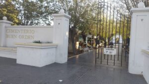 Operativo de mantenimiento en los cementerios de Palmira y Buen Orden