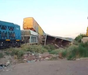Descarriló un tren cargado con cemento en el barrio Venier: investigan las causas