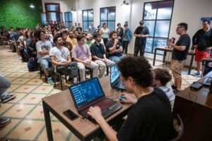 Lanzan una nueva capacitación en edición de videos para fortalecer habilidades digitales en la zona Este