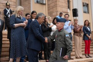 A 44 años de la guerra, Mendoza homenajeó a los veteranos y reafirmó el reclamo soberano