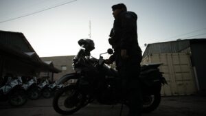 Operativo de alto impacto en Rivadavia: identificaron personas y hubo aprehendidos tras controles