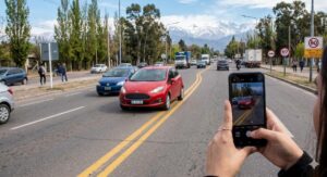 Mendoza habilita el envío de videos para reportar infracciones, pero sin valor probatorio automático