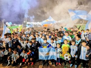 La Colonia Unidos celebró una jornada histórica en una foto teñida de celeste y blanco