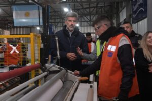 Ulpiano Suarez visitó Suavipack, la fábrica que funciona dentro del penal Almafuerte I y potencia la reinserción