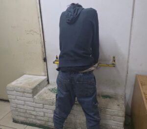 Un delincuente fue detenido al intentar asaltar una heladería 