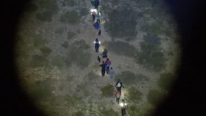 La policía rescató a doce personas