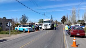 Refuerzan el control de tránsito de minerales con un operativo conjunto entre distintos organismos en Rivadavia