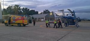 La Policía y Bomberos intervinieron en un incendio y asistieron a un hombre con quemaduras graves en San Martín