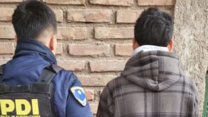 Allanamientos por robo en Maipú permitieron secuestrar escopetas, una tumbera y más de 200 dosis de cocaína